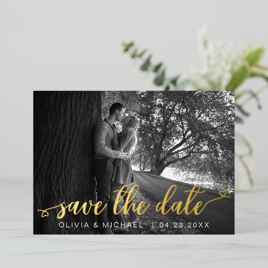 Modern Sparen de Datum Gold Handwrited Foto Folie Uitnodiging (Staand Voorkant)