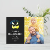 Modern Spooky Pompoen Script Halloween Foto Feestdagenkaart (Staand voorkant)