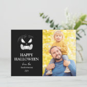 Modern Spooky Pompoen Script Halloween Foto Feestdagenkaart (Staand voorkant)