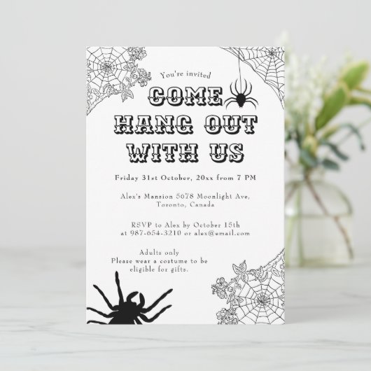 Modern Spooky Spider web Zwart & Wit Halloween Kaart (Staand voorkant)