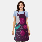 Modern Stijlvol, aangepast Schort in Floral Script (Gedragen)