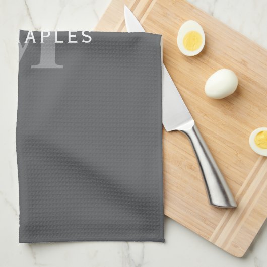 Modern Stijlvol Donkergrijs Monogram & Naam Theedoek (Quarter Fold)
