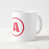 Modern stijlvol monogram rood Initiaal letter wit Grote Koffiekop (Voorkant rechts)
