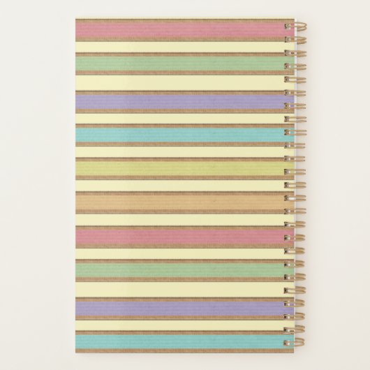 Modern stijlvol pasteeltje met gestreept monogram planner (Achterkant)