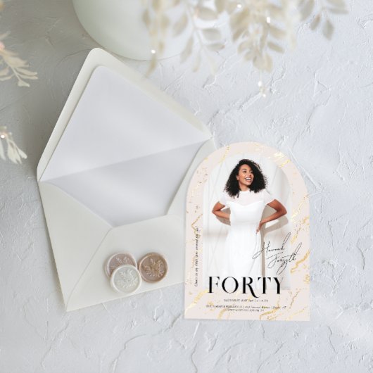 Modern stijlvol tijdschrift | 40e verjaardag foto acryl uitnodigingen