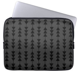 Modern & Stijlvol Zwart Hangende Driehoeken op Smo Laptop Sleeve