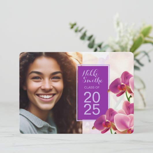 Modern Stijlvolle Orchideeën Afstuderen Uitnodigin Kaart (Staand voorkant)