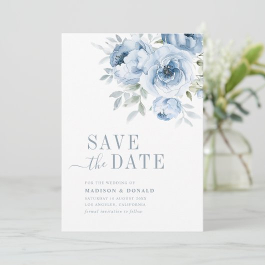 Modern Stoffig Blauw Bloemen Bewaar de datum kaart (Staand voorkant)