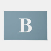 Modern Stoffig Blauw Vet Monogram Letter Deurmat (Voorkant)
