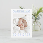 Modern stoffig blauw wit nieuwe baby foto geboorte aankondiging (Staand voorkant)