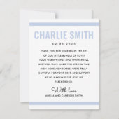 Modern stoffig blauw wit nieuwe baby geboorte foto aankondiging (Achterkant)