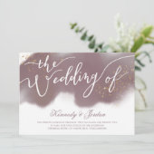 Modern stoffig Roos roze en gouden script bruiloft Kaart (Staand voorkant)