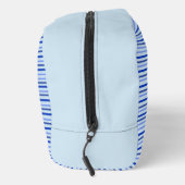Modern streeppatroon op bleek blauw gepersonalisee toilettasje (Rechts)