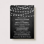 Modern String Lights Chalkboard Rehearsal Dinner Kaart<br><div class="desc">Moderne string lichten op Chalkboard Wedding Rehearsal Dinner Invitations.</div>