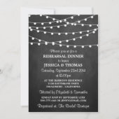 Modern String Lights Chalkboard Rehearsal Dinner Kaart (Voorkant)