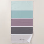 Modern Stripes Patroon Gepersonaliseerd Strandlaken<br><div class="desc">Personaliseer dit ontwerp met jouw naam,  monogram of tekst naar keuze.</div>