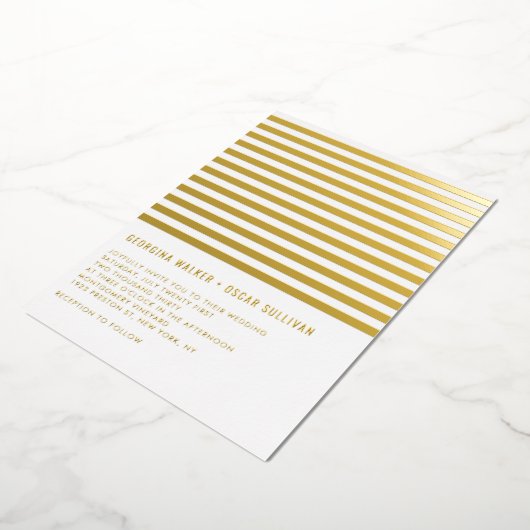Modern Stripes Pattern Minimalist Wedding Folie Uitnodiging (Gedraaid)