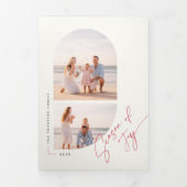 Modern Stylish Arch Family Photo Beach Christmas Drieluik Wenskaart (Cover)