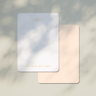 Modern subtiel monogram Initiaal & naam Notitiekaartje