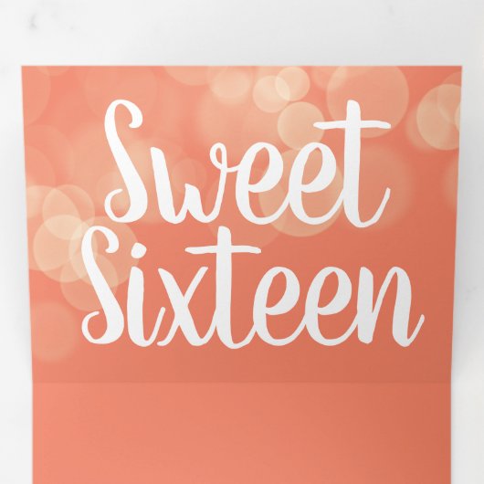 Modern Sweet 16 Bokeh Licht Foto Drieluik Uitnodiging (Binnenzijde eerst)