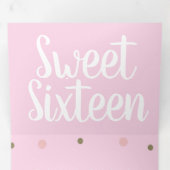 Modern Sweet 16 Gold Pink Stippen Drieluik Uitnodiging (Binnenzijde eerst)