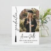 Modern Tassel Script Photo Graduation Invite Kaart (Staand voorkant)