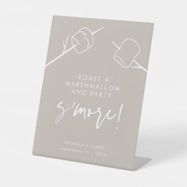 Modern Taupe Calligraphy Marshmallow S'mores Bar Reclamebord Met Voetstuk
