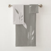 Modern Taupe en Tan Tall Leaves Bad Handdoek (Insitu)