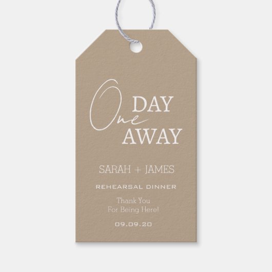 Modern taupe op een dag weg repetitie diner cadeaulabel (Voorkant)