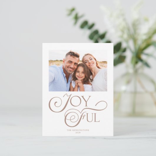 Modern Taupe Tan Joyful Kerstfeestdag Foto Feestdagenkaart (Staand voorkant)
