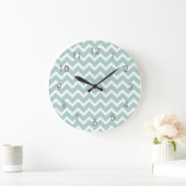 Modern Teal Blue White Chevron Clock gray numbers Grote Klok (Huis)