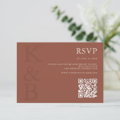Modern Terracotta Monogram Minimalist Wedding RSVP Kaartje (Staand voorkant)
