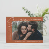 Modern Terracotta Surprise Photo Verloving Aankondiging (Staand voorkant)