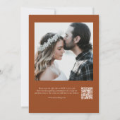 Modern Terracotta Wedding Photo QR Code Kaart (Achterkant)