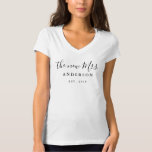 Modern The New Mrs Wedding T-Shirt<br><div class="desc">modernere T-shirts in de Little Bayleigh Store!</div>