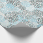 Modern trendy bloemenpatroon blauw cadeaupapier<br><div class="desc">Een  hedendaags bloemmotief in de kleuren blauw en grijs.</div>