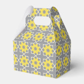 Modern Trendy Grey and Yellow Flowers Bedankdoosjes (Voorkant Zijde)