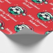 Modern trendy kerst Voetbal met Santa Hat Cadeaupapier (Hoek)