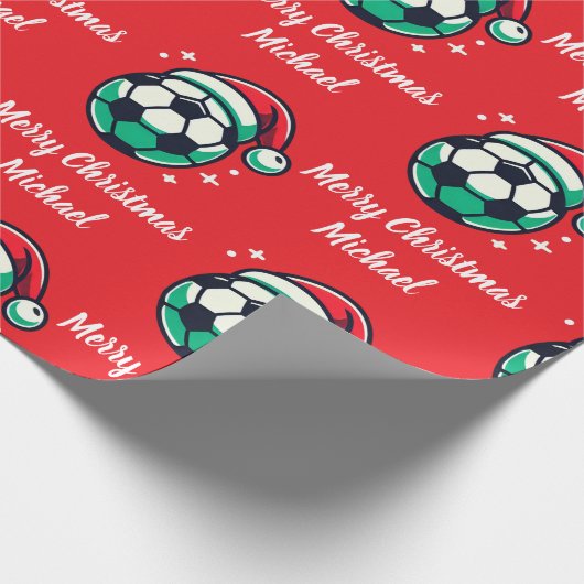 Modern trendy kerst Voetbal met Santa Hat Cadeaupapier (Hoek)