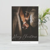 Modern trendy script donkergroen vrolijk kerstfees feestdagenkaart (Staand voorkant)