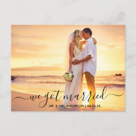 Modern Trendy Script Photo We zijn getrouwd Briefkaart