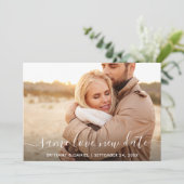 Modern Trendy Script Same Love Nieuwe Datum Fotoka Save The Date (Staand voorkant)