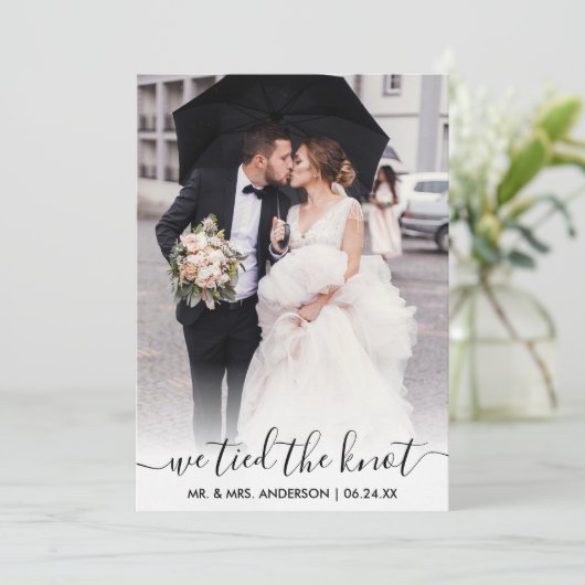 Modern trendy script We hebben de Knot Overlay Kaa Bedankkaart (Staand voorkant)