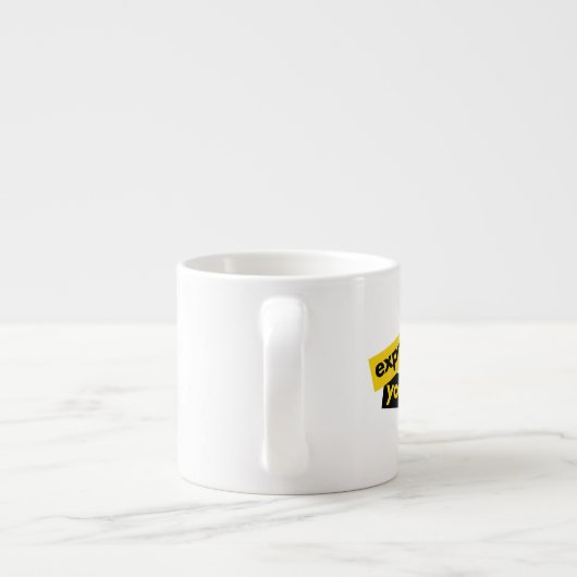 Modern, trillend, bold graphic of Express Yourself Espresso Kop (Achterkant)