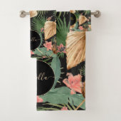 Modern Tropical Green Palm Flowers Monogram Black Bad Handdoek (Insitu)