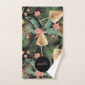 Modern Tropical Green Palm Flowers Monogram Black Bad Handdoek (Handdoek)