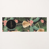 Modern Tropical Green Palm Flowers Monogram Black Yogamat (Achterkant (horizontaal))