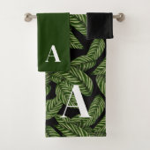 Modern Tropical Leaf Palm Plant Print Monogram Bad Handdoek (Insitu)