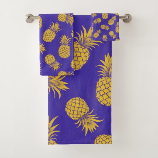 Modern Tropical Pineapple Watercolor Bad Handdoek (Insitu)