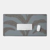 Modern tropisch palmbbladpatroon houtskoolroze bureaumat (Keyboard & Muis)